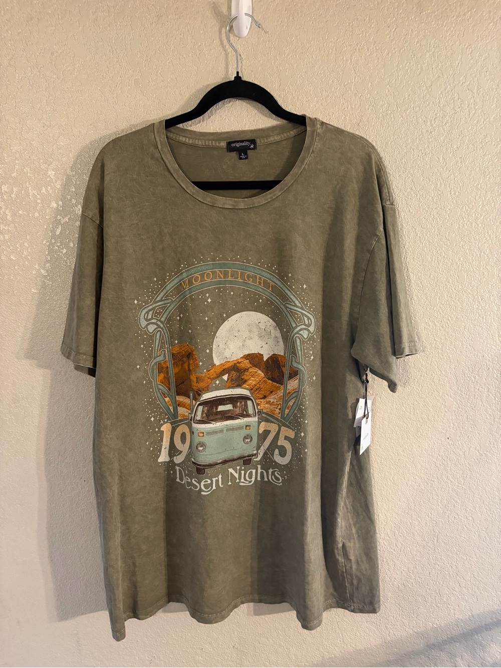NWT Originality "Desert🏜️Nights Graphic T-Shirt👕" 💯% Cotton🙌🏻 Washed Olive🫒Large - Picture 2 of 9